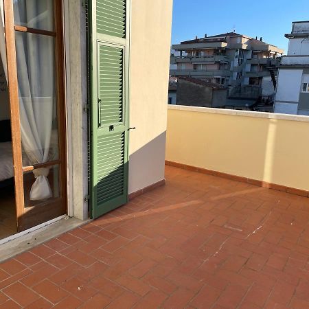 Accogliente Camera Singola Con Balcone A 500 Mt Dal Mare Marina Di Carrara Eksteriør bilde